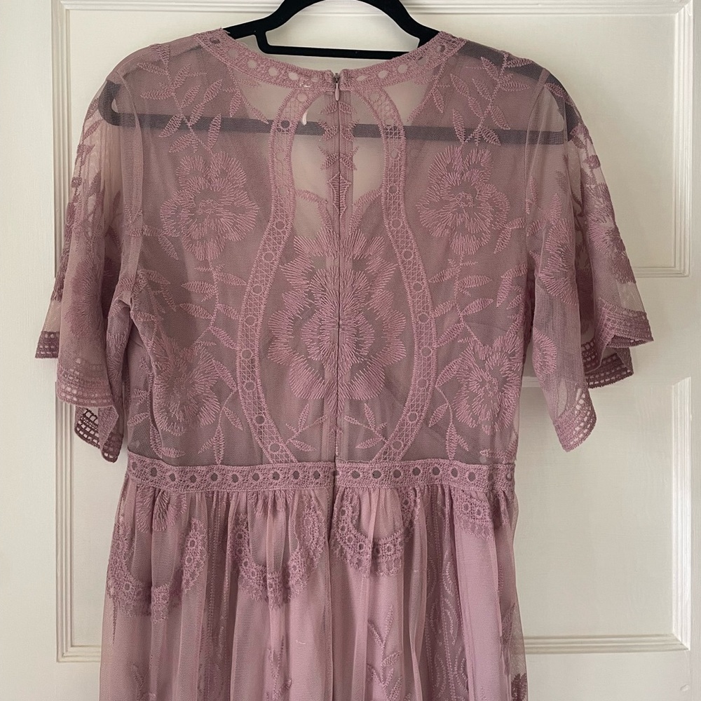 Pink Blush Mauve Mesh Lace Overlay Maternity Dress. Size Medium. - Picture 5 of 9